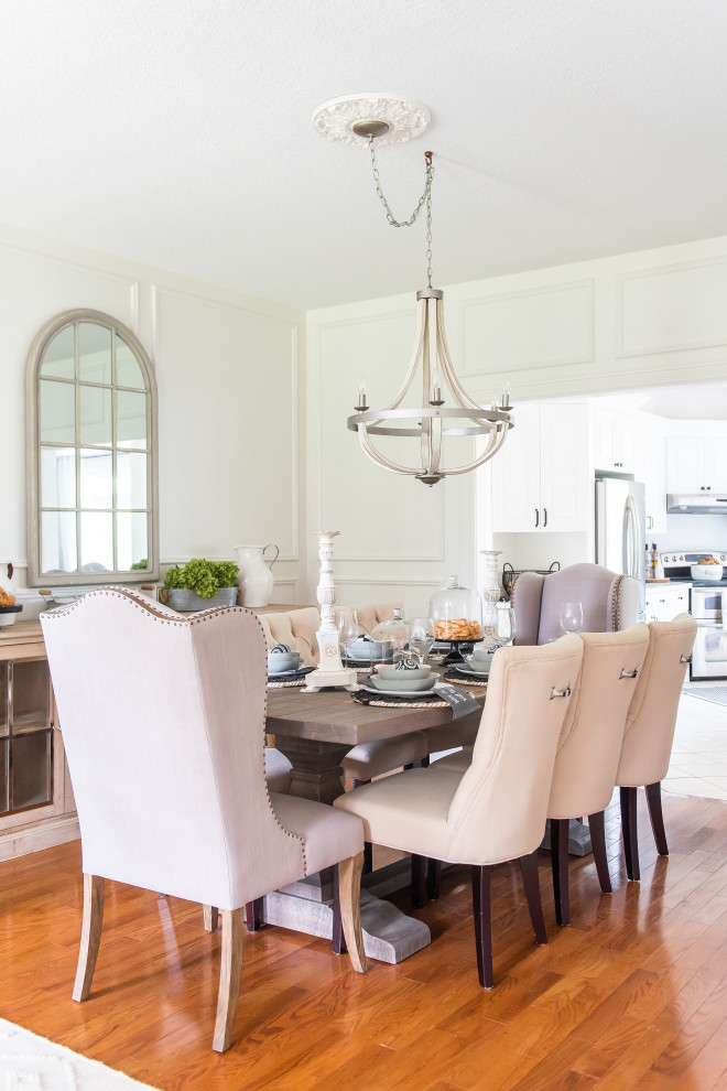 Home design - transitional home design idea in Toronto