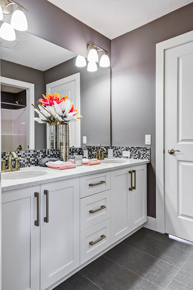 Inspiration for a transitional bathroom remodel in Calgary