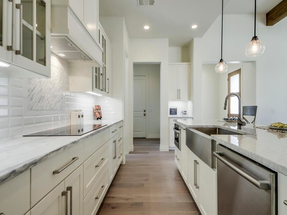 Inspiration for a transitional kitchen remodel in Austin