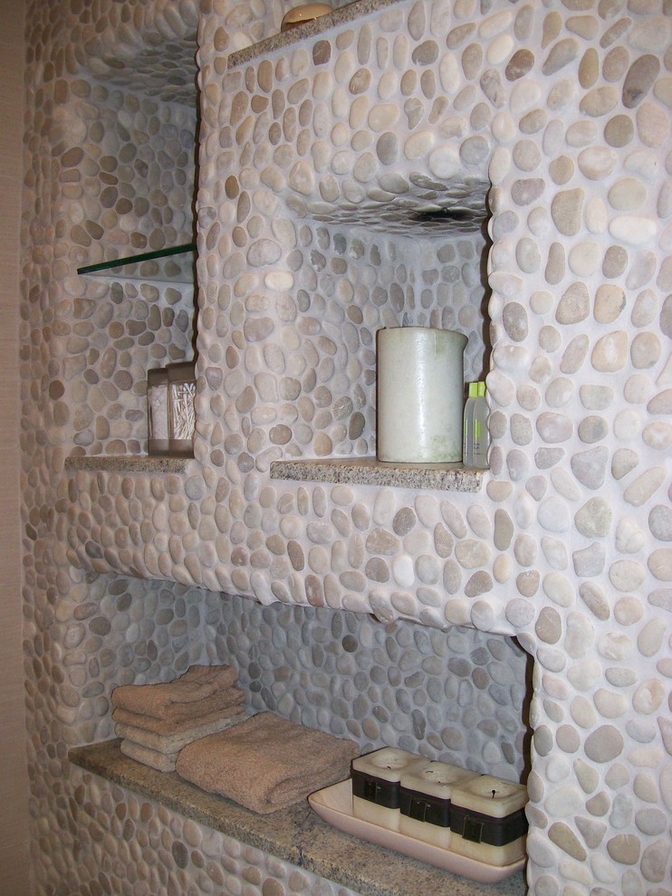 Transitional home design photo in Phoenix