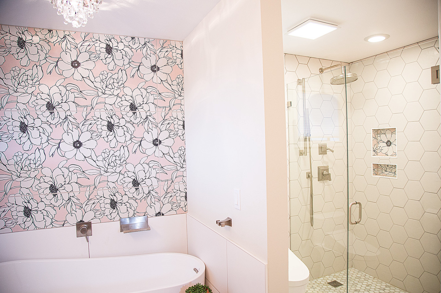 Flower Tile bathroom