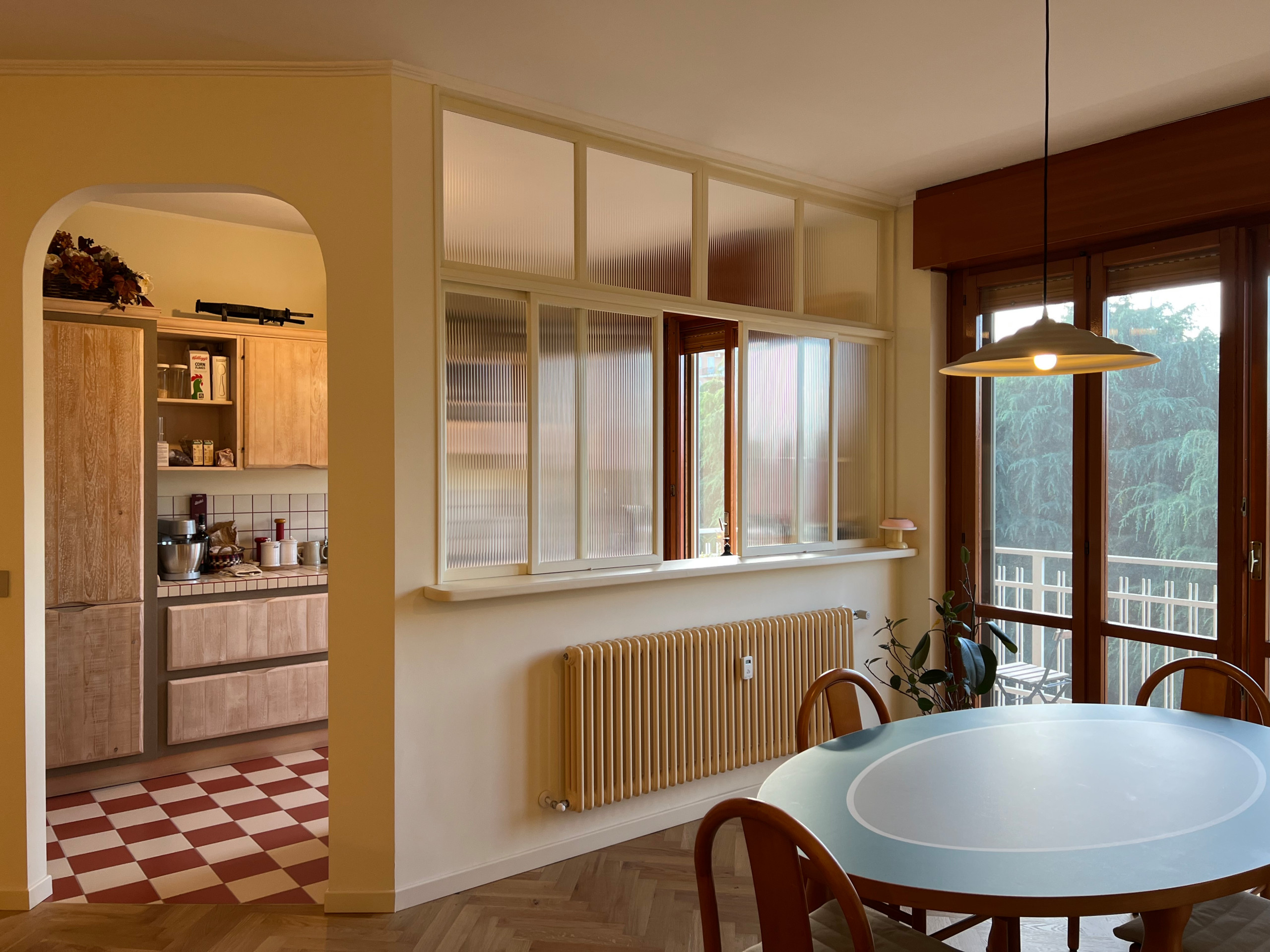casa in toni pastello