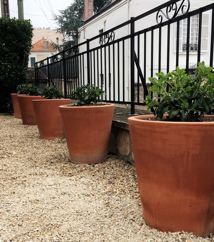 Alignement de pot en terre cuite