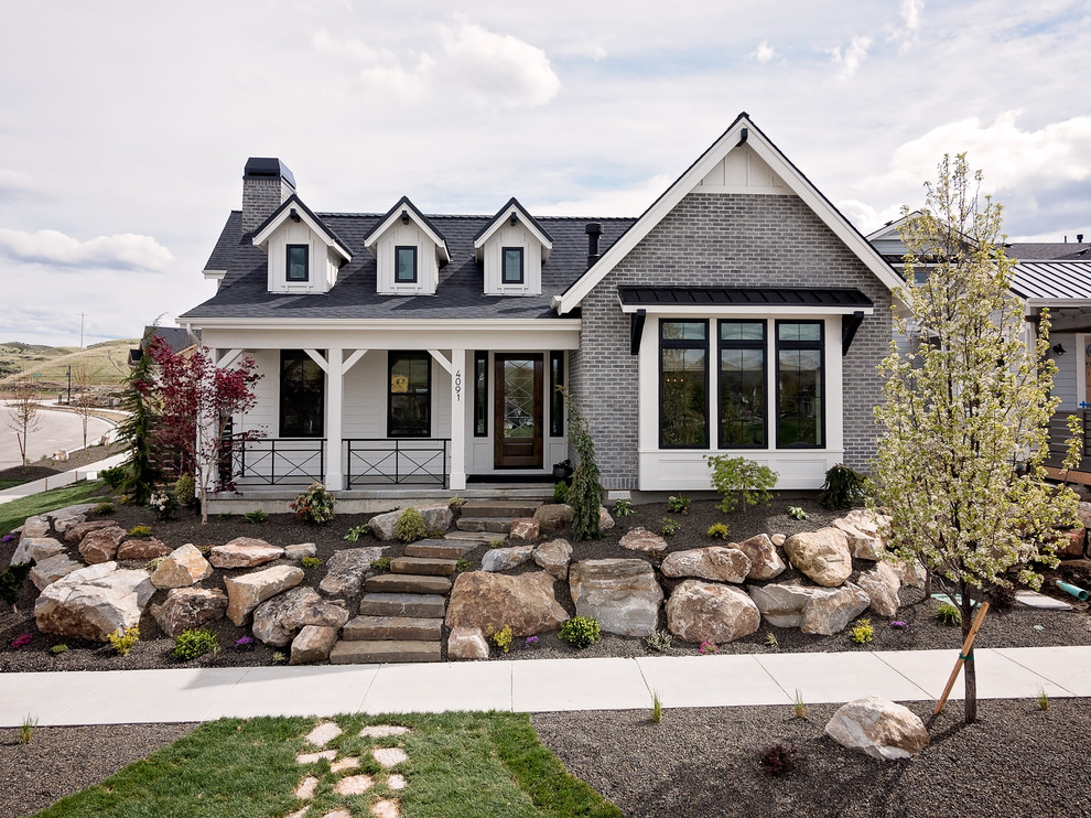 Example of a country exterior home design in Boise