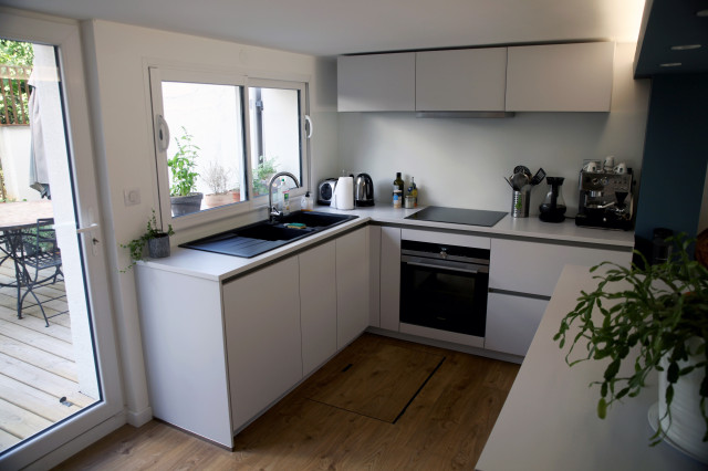 Maison FR - R&eacute;novation d'une maison individuelle contemporary-kitchen