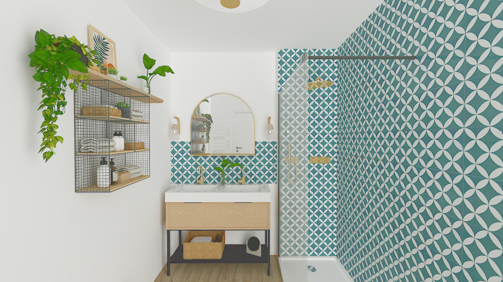 Bild på ett litet retro en-suite badrum, med en kantlös dusch, blå kakel, keramikplattor, vita väggar, ett piedestal handfat och med dusch som är öppen