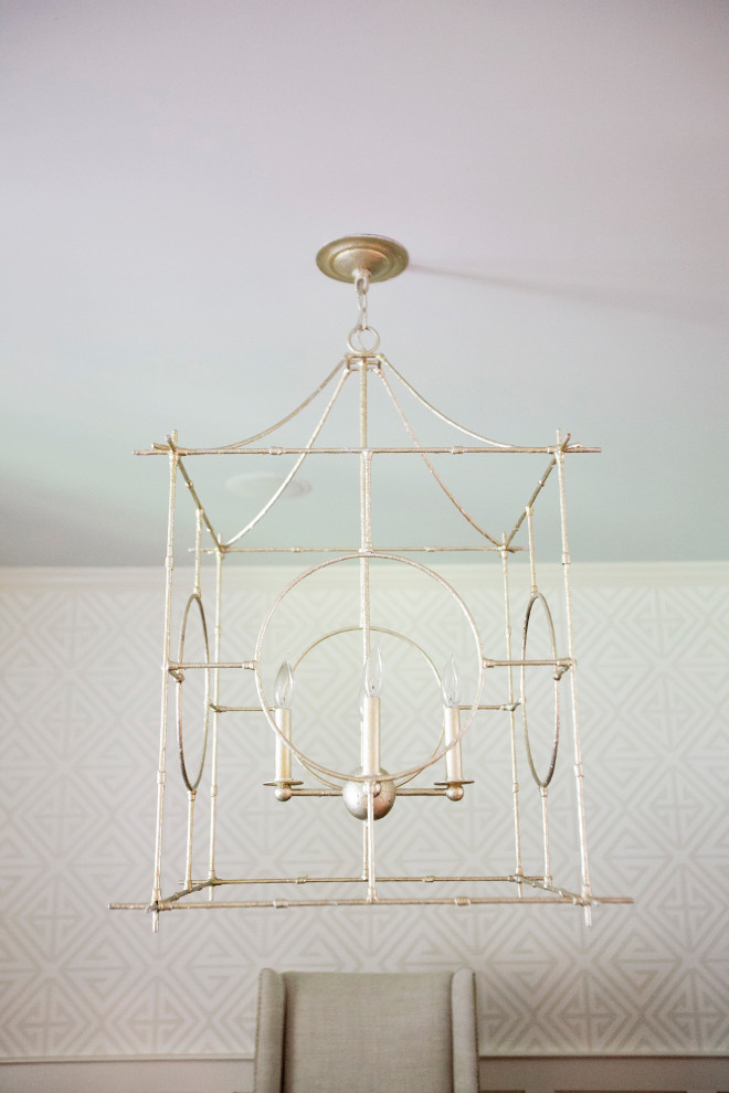 Inspiration for a transitional home design remodel in Atlanta
