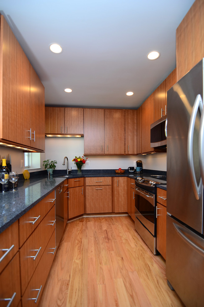 Transitional kitchen photo in DC Metro