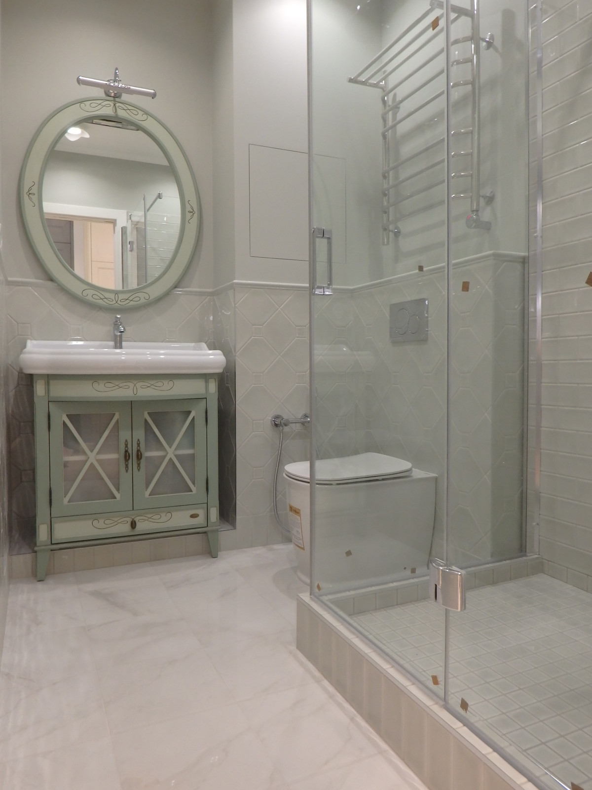 ЖК Вивальди - новый санузел в квартире-студии в новостройке с душевым углом