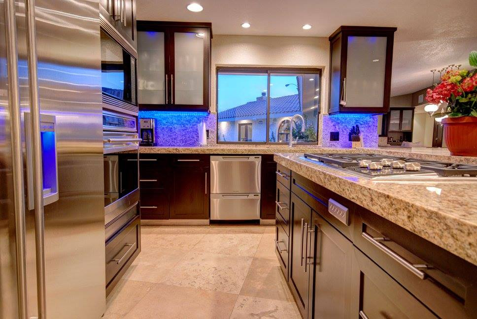 Kitchen - kitchen idea in Las Vegas