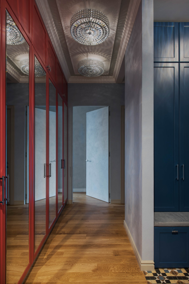 Inspiration for a transitional hallway in Saint Petersburg.