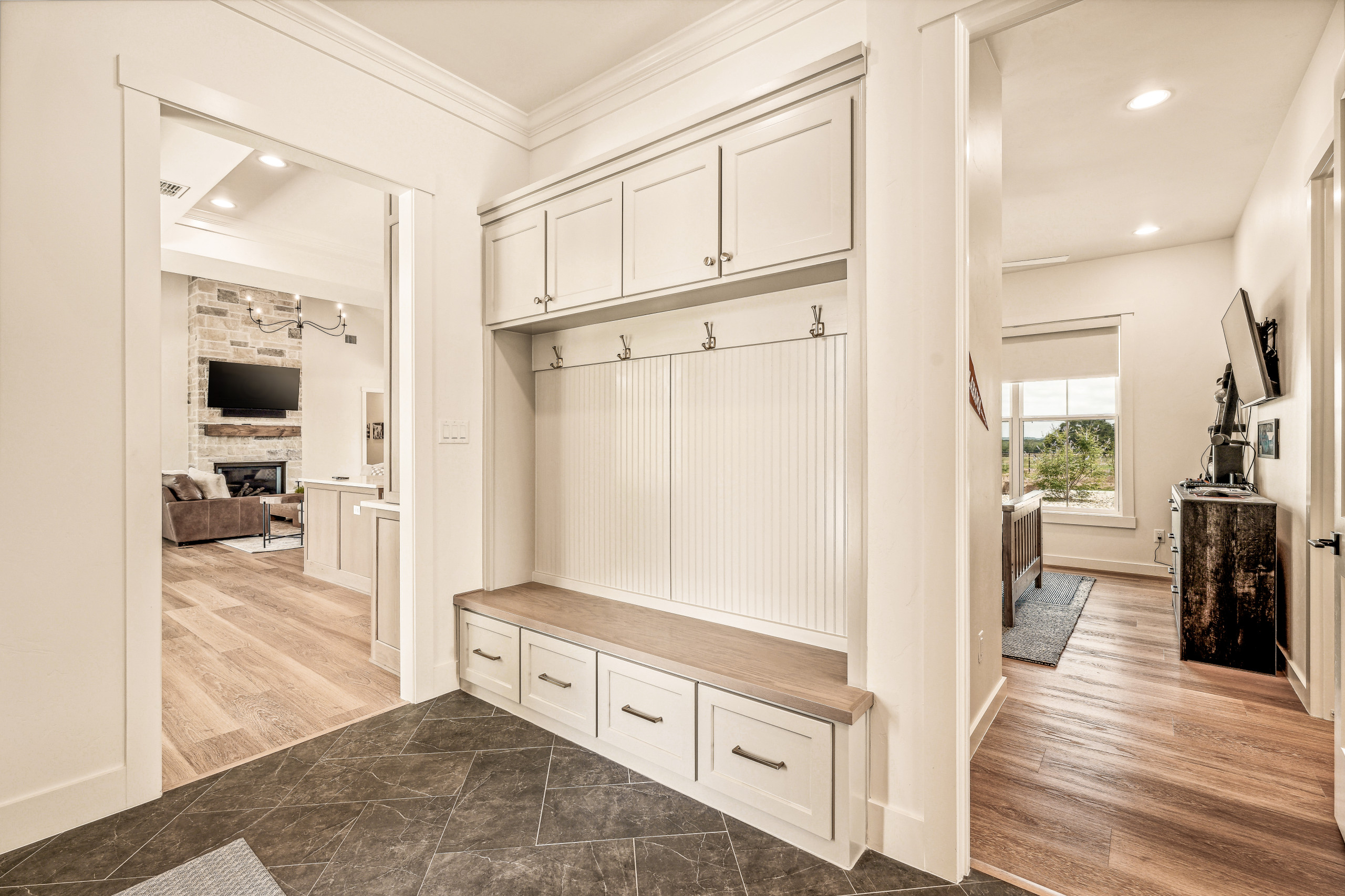 Side Entry/Mud Room
