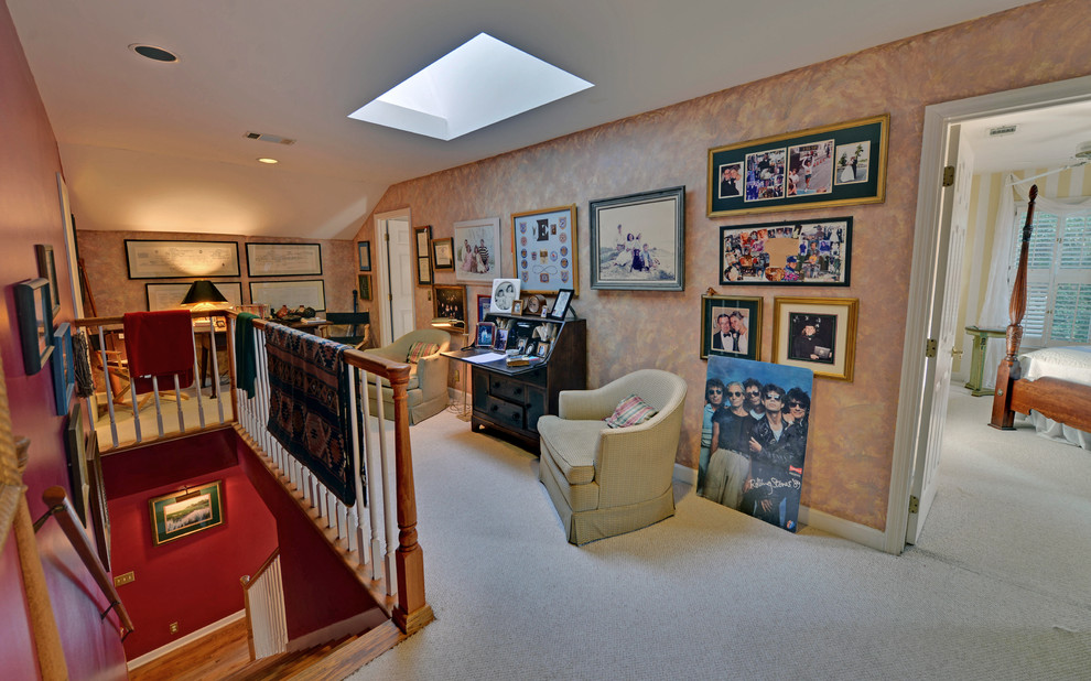 Elegant staircase photo in Atlanta