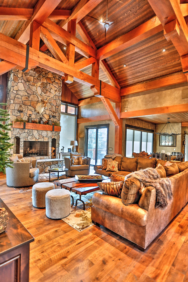 This is an example of a country living room in Boise.