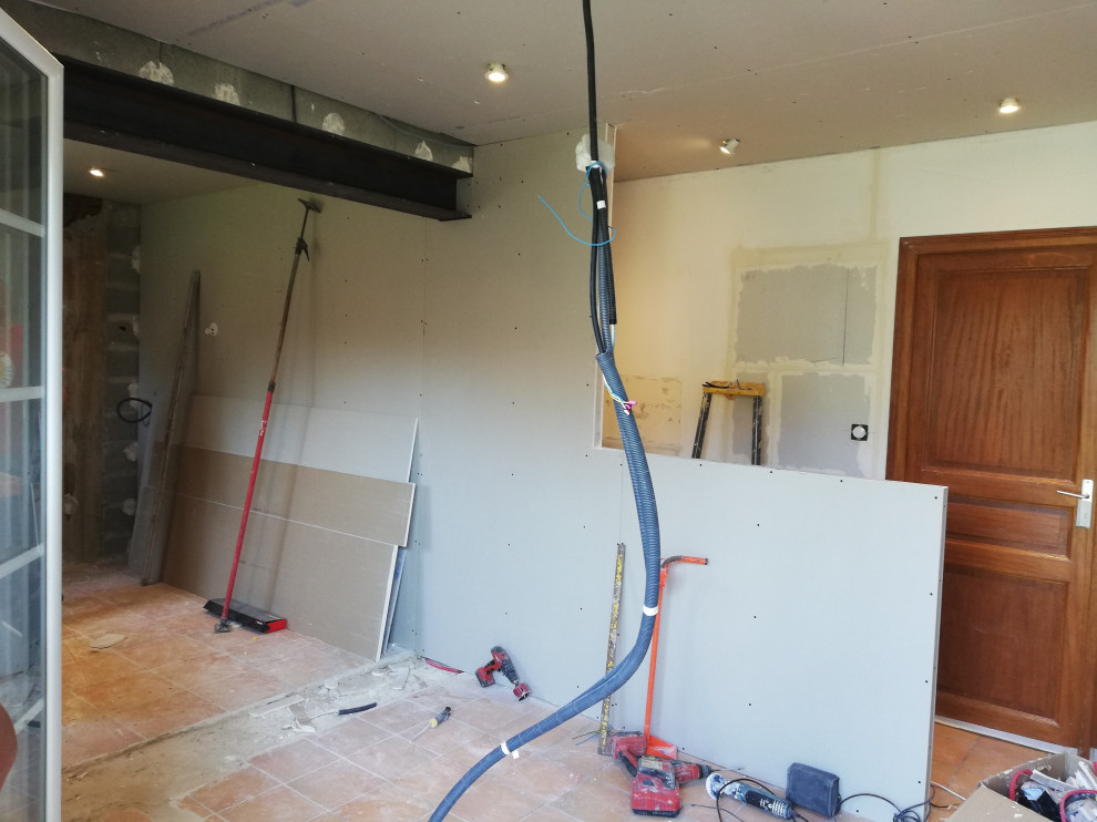 Avant/Apres Rénovation complète d'une cuisine, abattement d'un mur porteur
