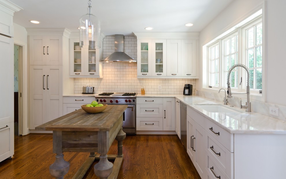 Inspiration for a transitional kitchen remodel in Austin