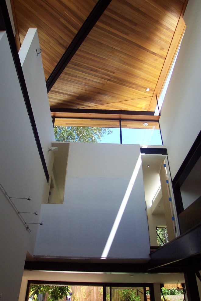 Design ideas for a contemporary hallway in San Francisco.