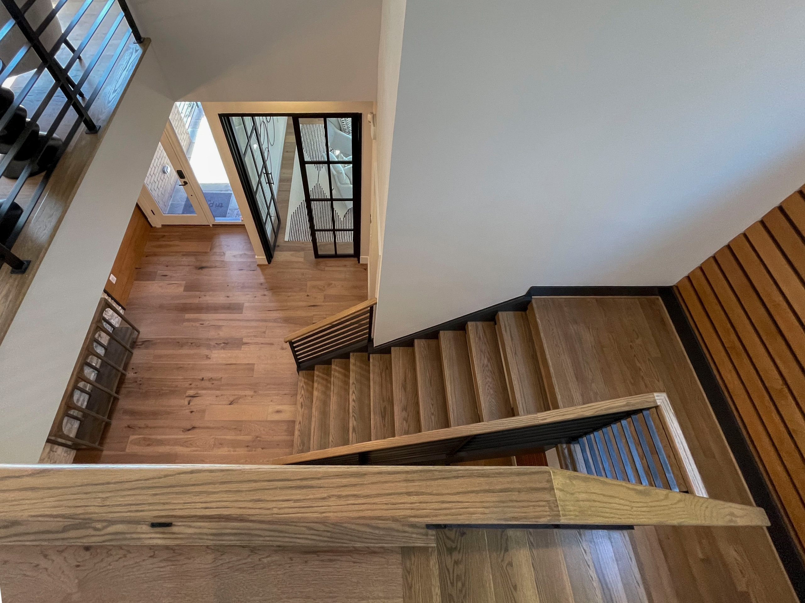 113_Floating Straight- Stringers with No Risers in Contemporary Home, Bethesda M