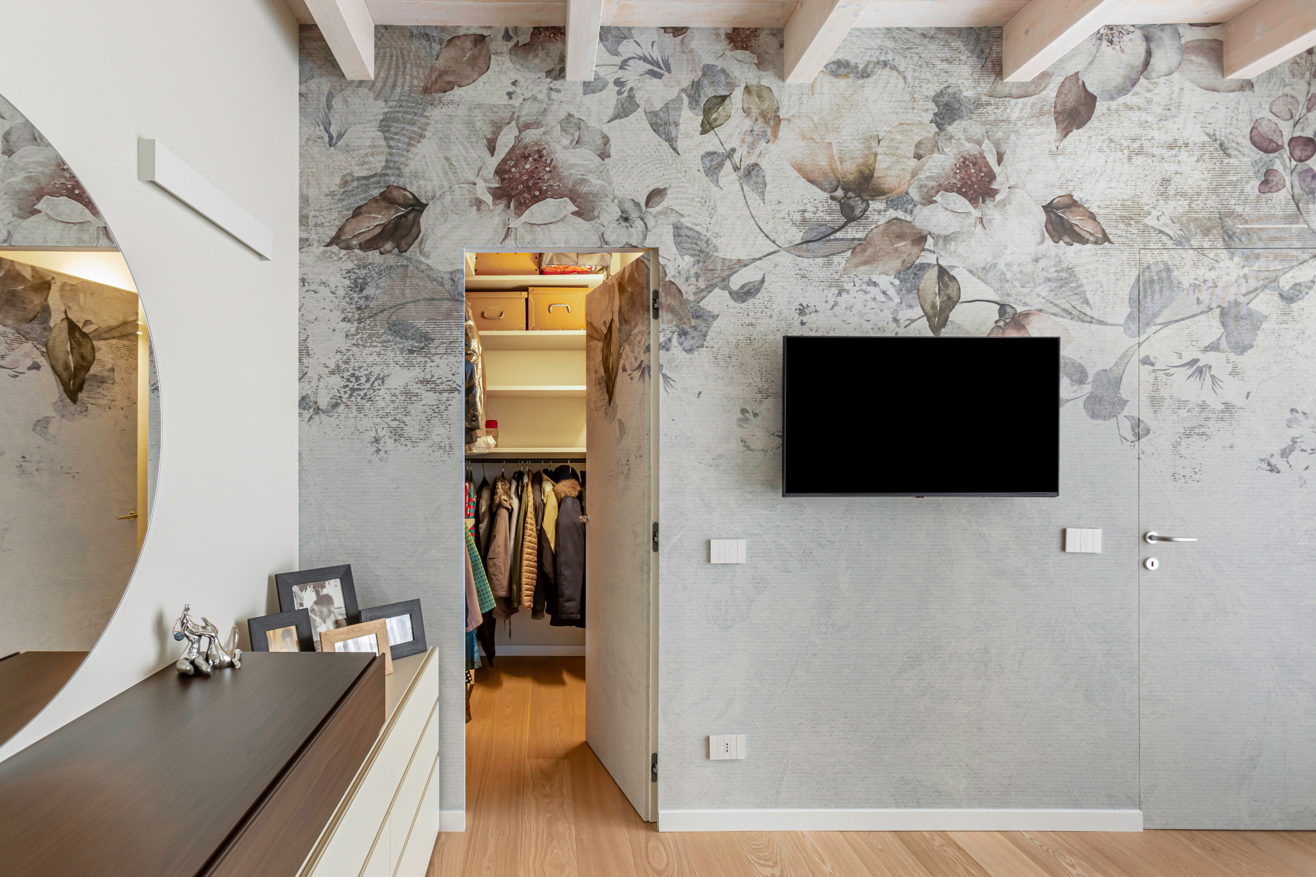 Attico con terrazzo, 140 mq - Solaro (mi)