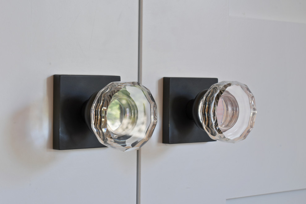 Inspiration for a transitional home design remodel in Chicago