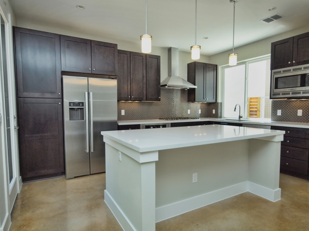 Example of a transitional kitchen design in Austin