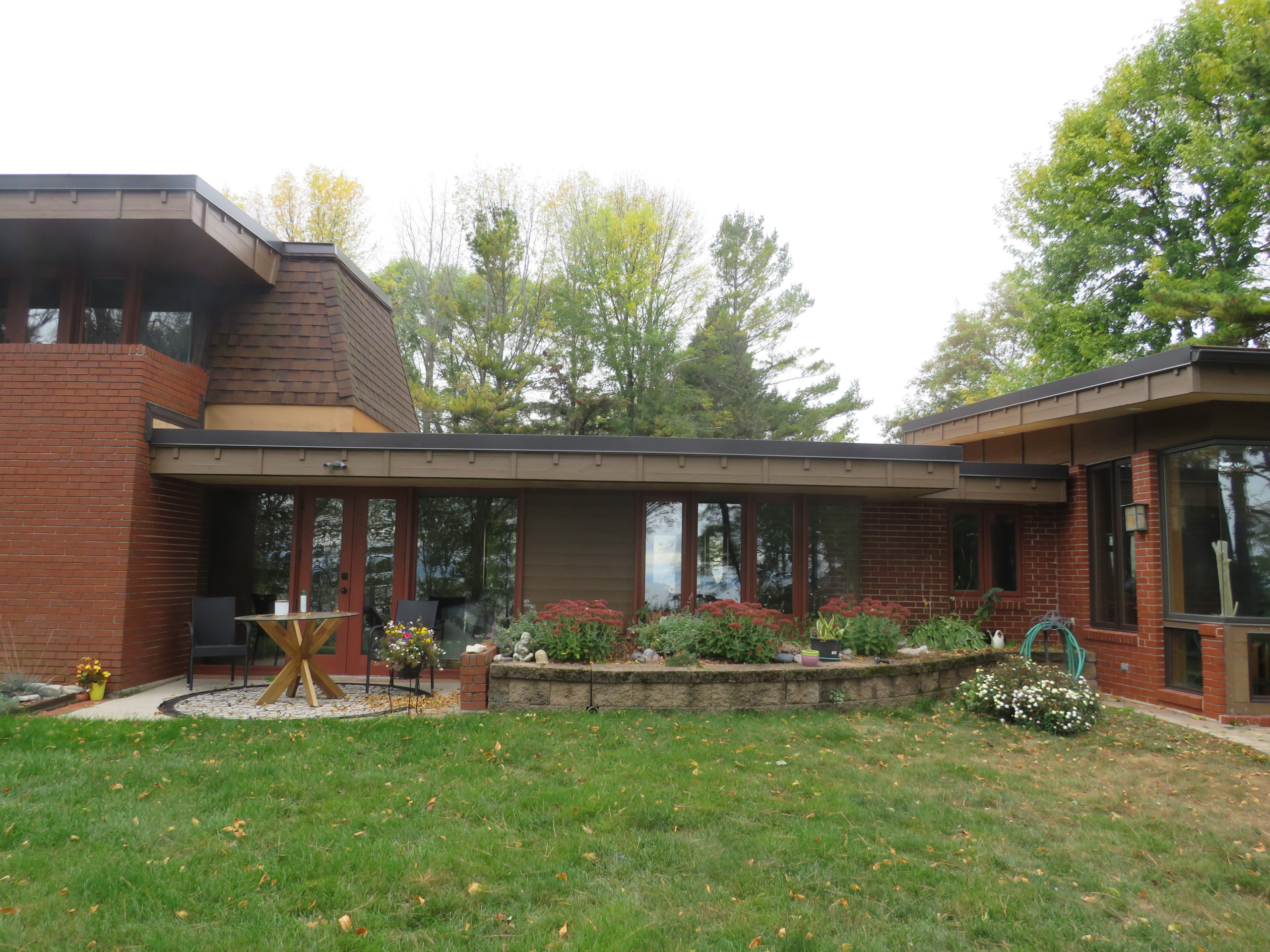 Mid-Century landscape makeover - Manitowoc, WI