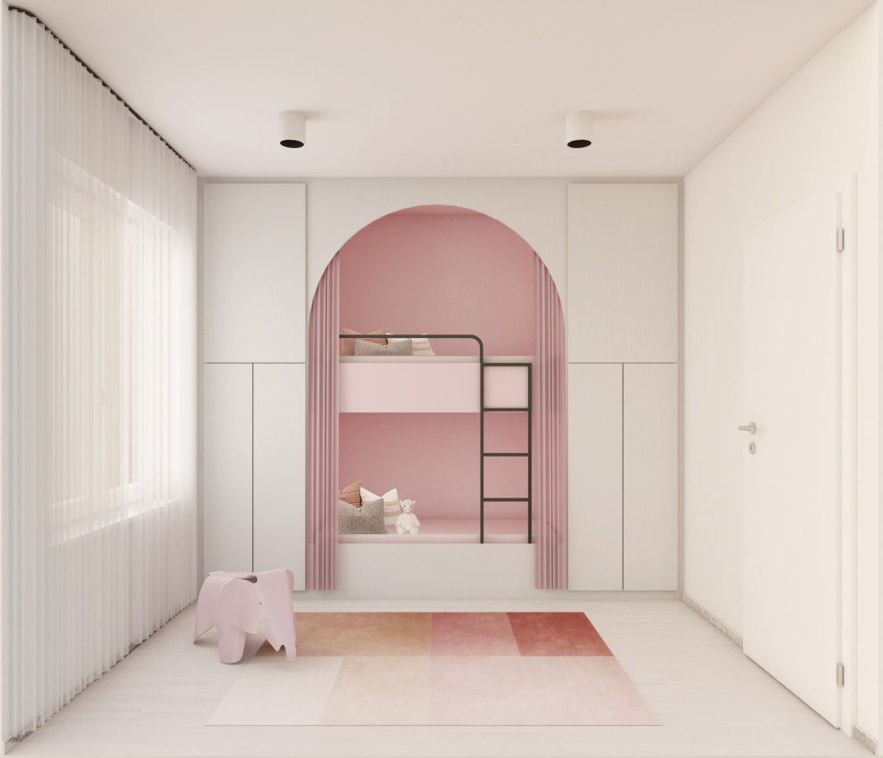 Imagen de dormitorio infantil de 1 a 3 años moderno pequeño con paredes rosas, suelo de madera clara y suelo blanco