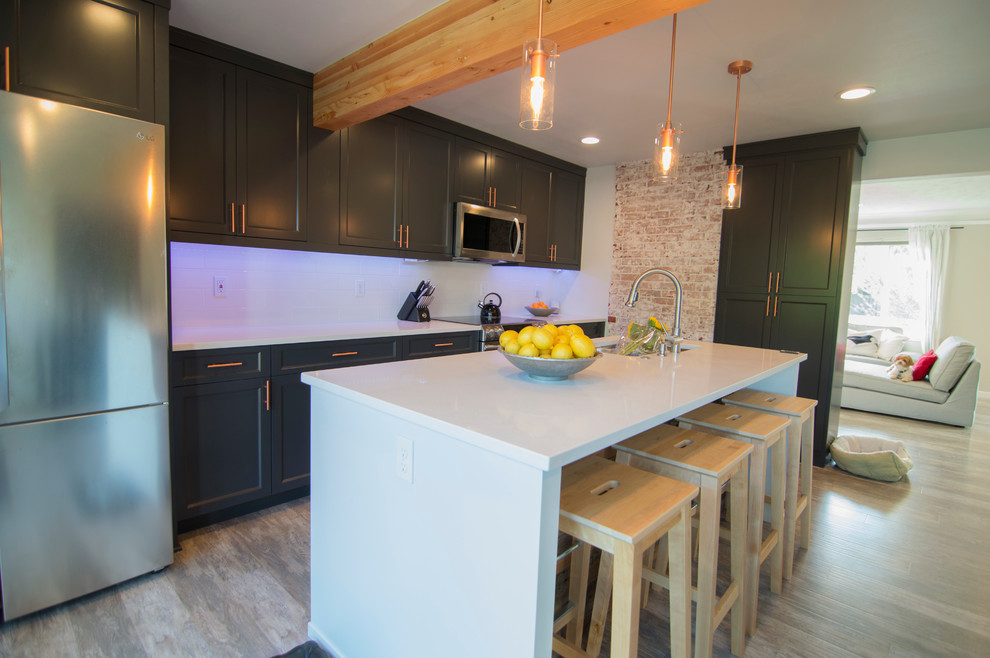 Kitchen - transitional kitchen idea