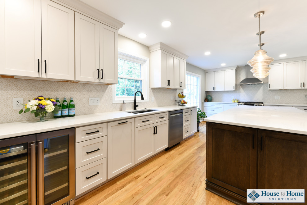 Example of a transitional kitchen design in DC Metro