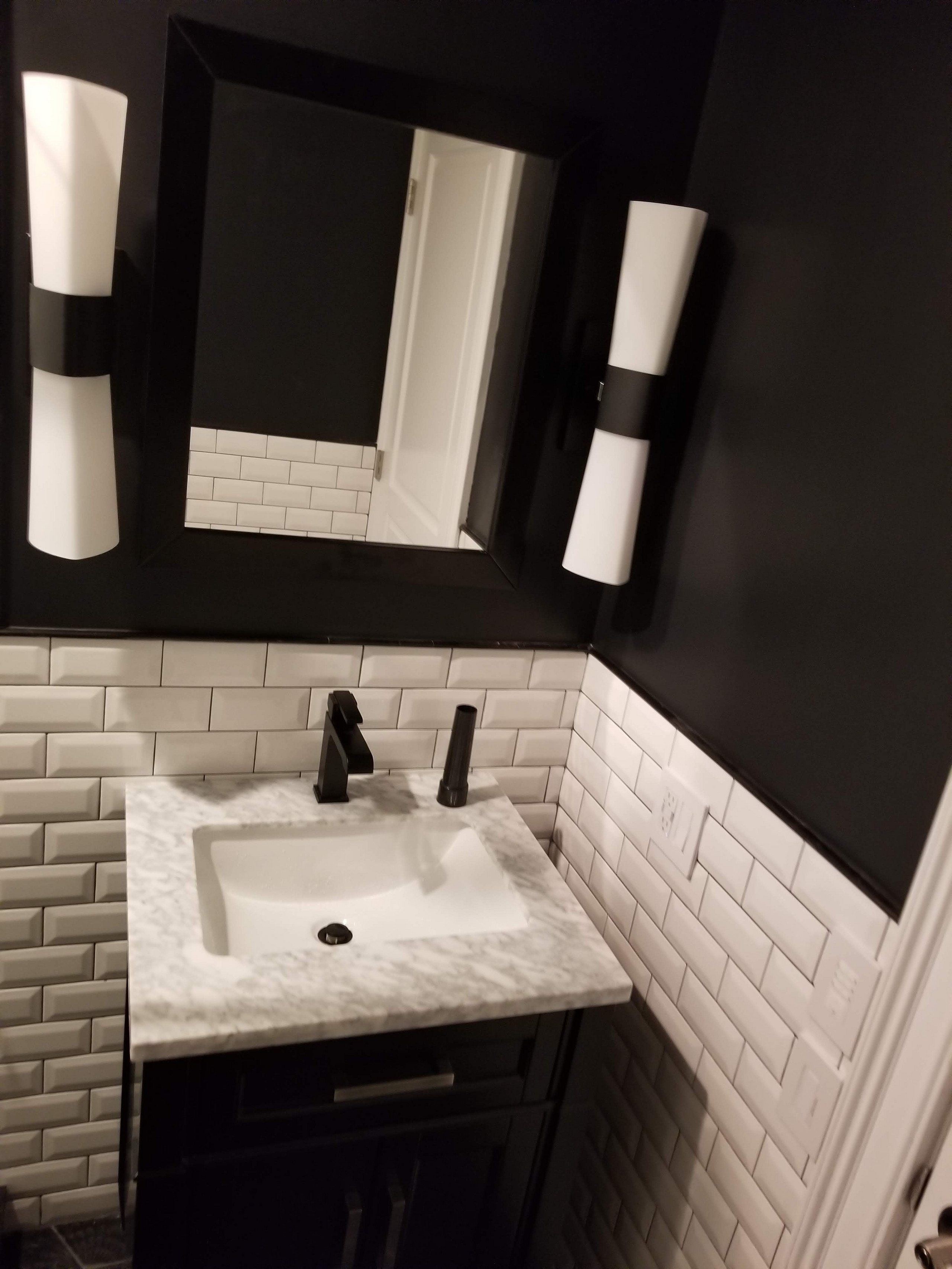 black and  withe  space saver  shower