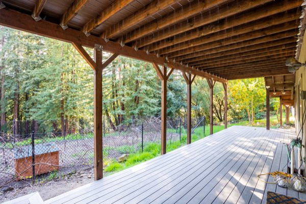 Mountain style home design photo in San Francisco
