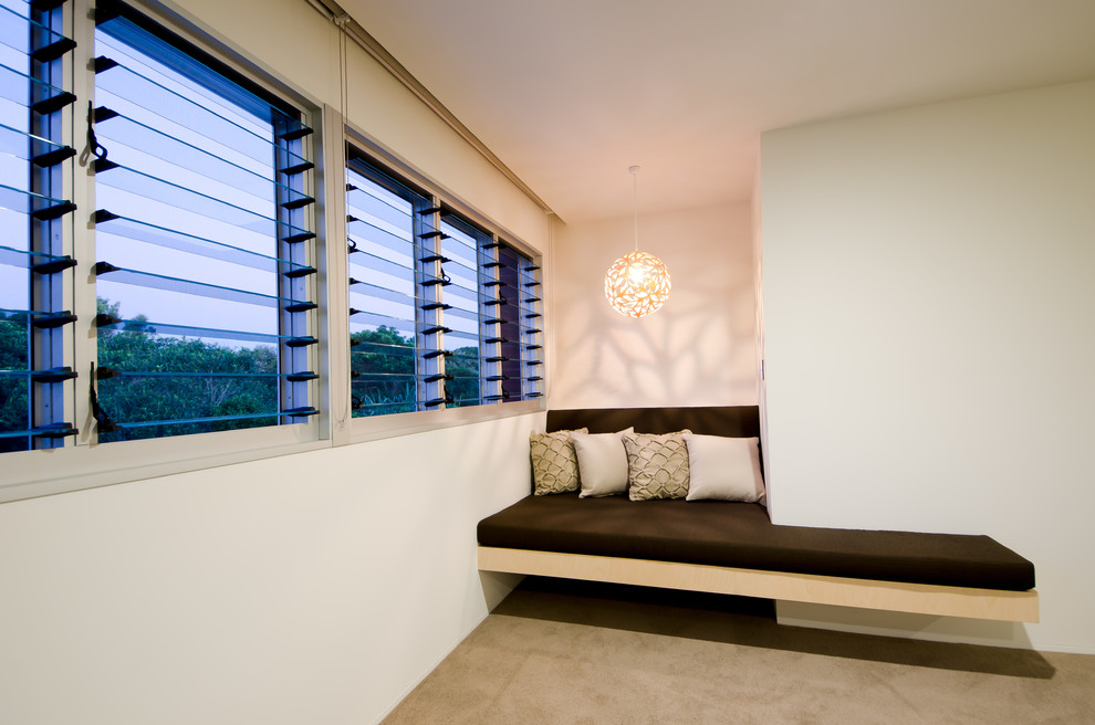 Photo of a contemporary sunroom in Gold Coast - Tweed.