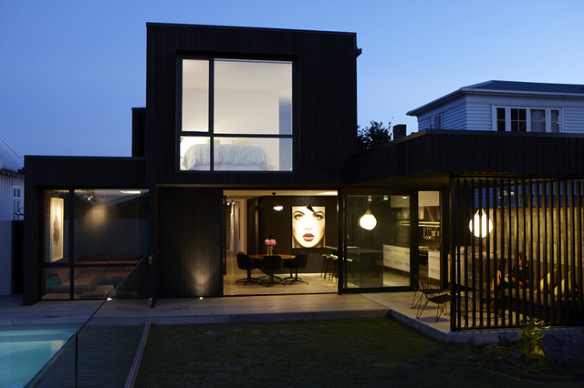 Houzz Tour: An Air of Mystery, Grounded in Practicality