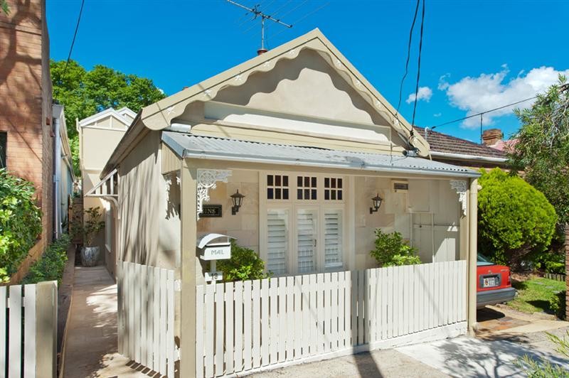 Photo of a small traditional exterior in Sydney.