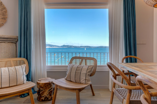 LAZOS CON EL MAR coastal-living-room