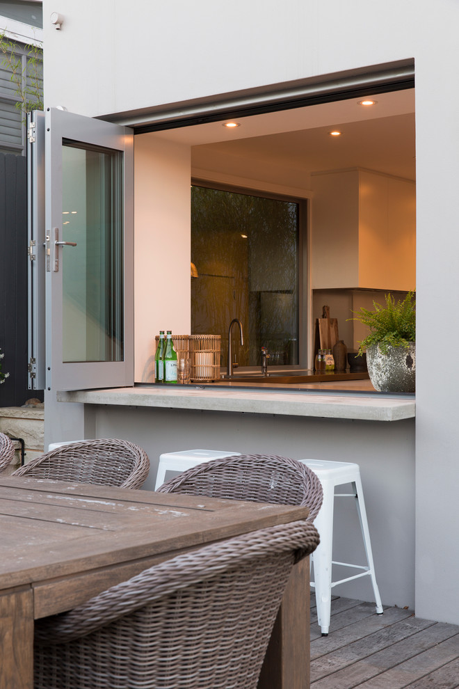 Contemporary two-storey deck in Sydney.