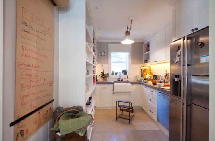 Inspiration for a transitional kitchen in Sydney.