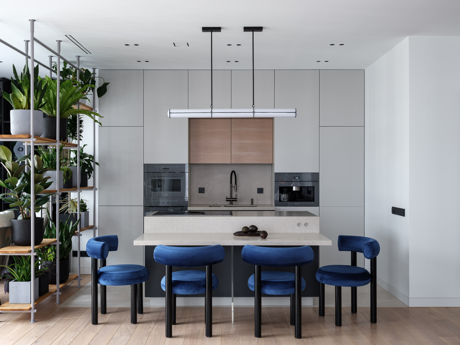 Апартаменты для молодой девушки в 100 м²