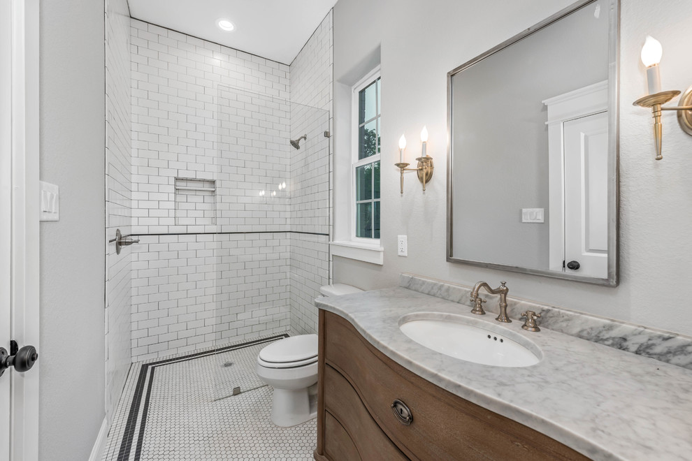 Indian Lakes Farmhouse