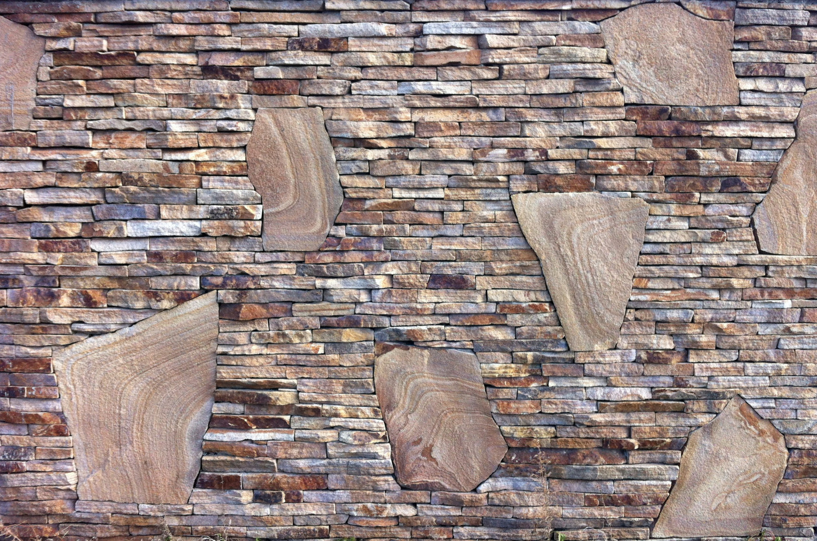 Декоративная облицовка стен натуральным камнем