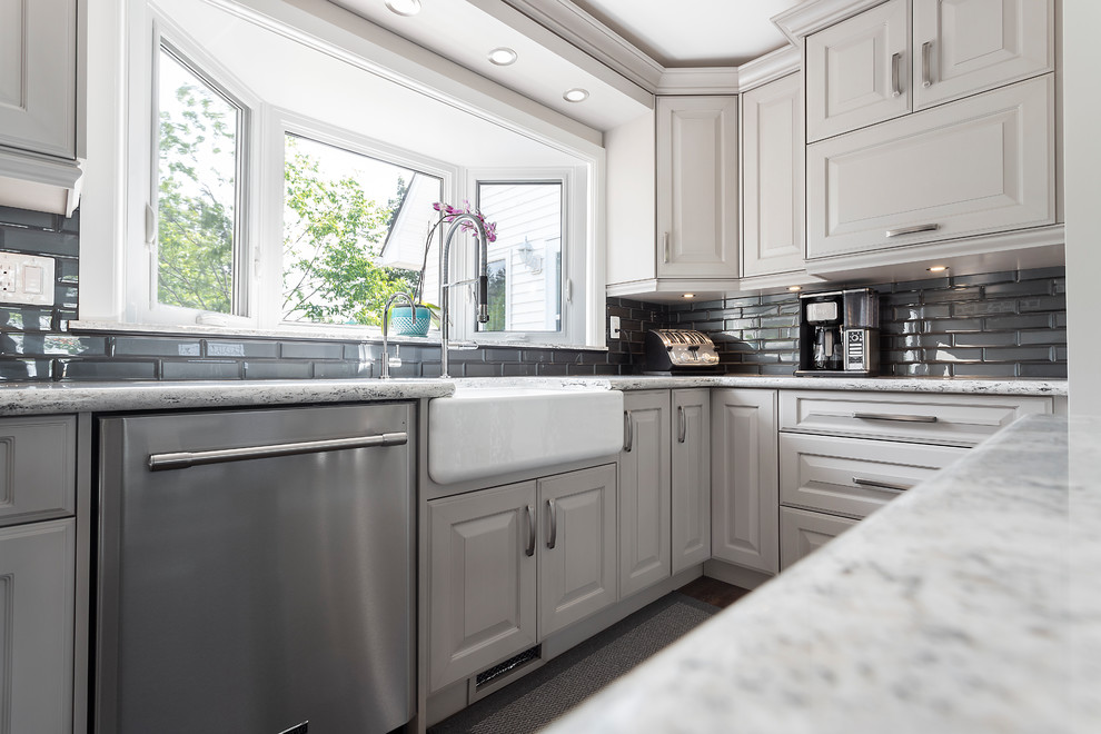 Inspiration for a transitional kitchen remodel in Toronto