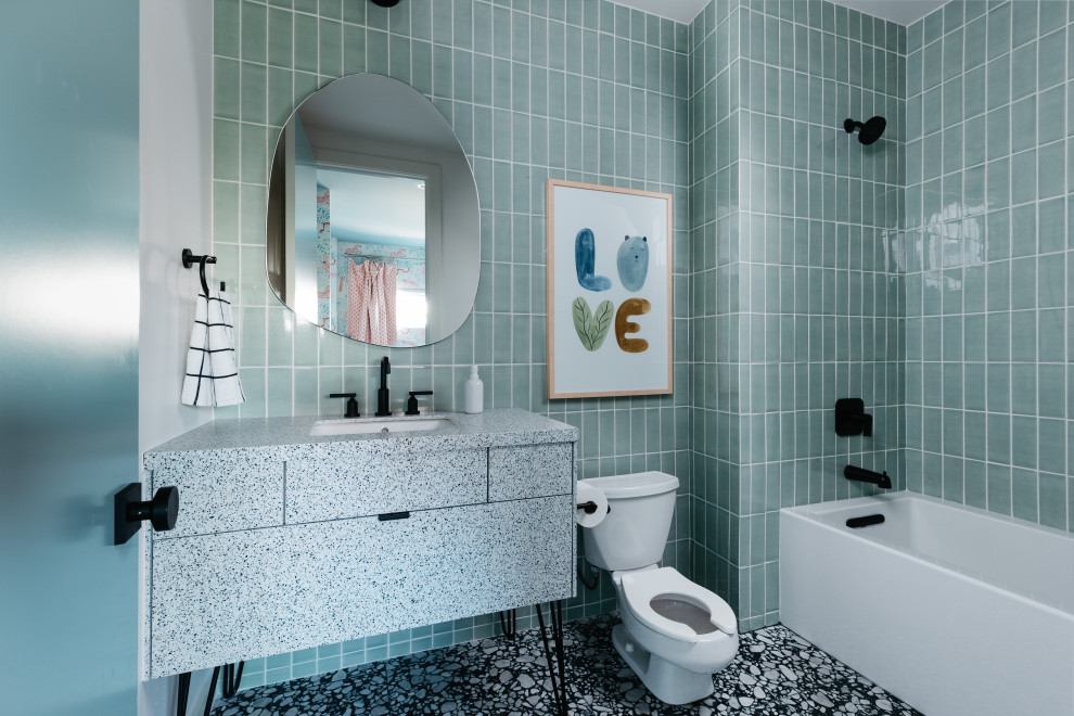 Design ideas for a contemporary bathroom in Austin.