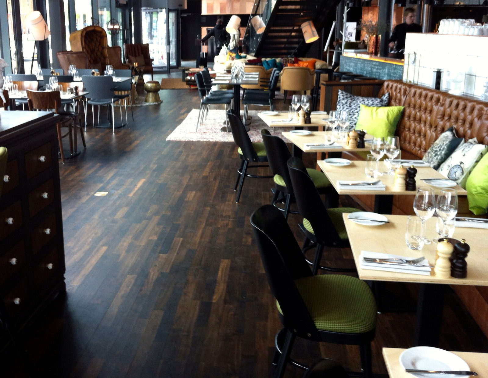 Черное и голубое