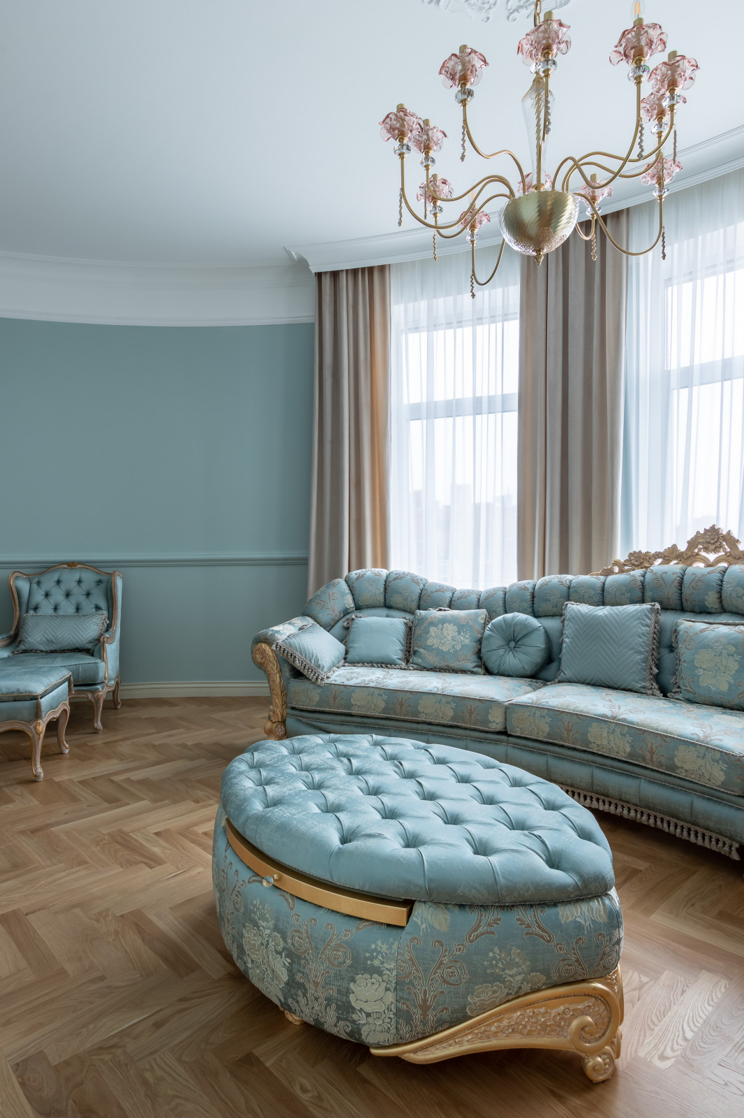 Дворец в многоквартирном доме