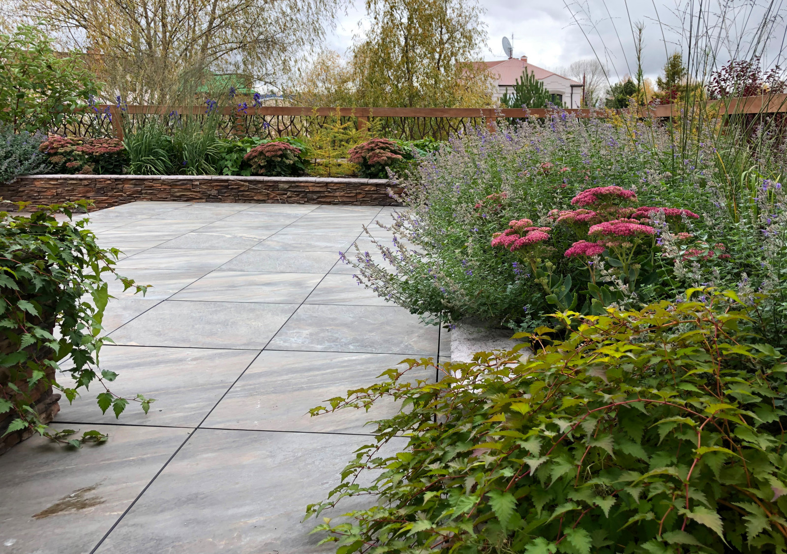 Розовое утро. Сад на крыше