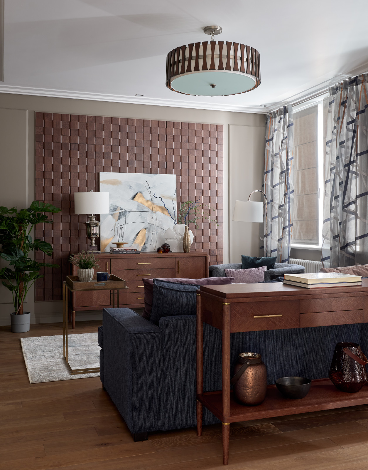 Современный интерьер с отсылкой к классике. Дизайнер Татьяна Нацвина.