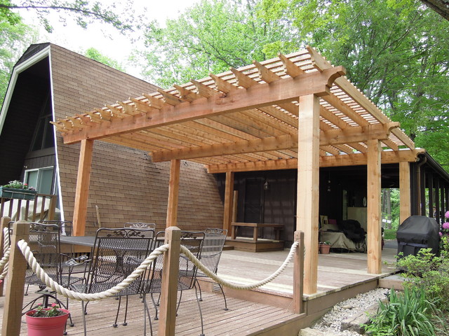 Western Red Cedar Pergola, Lake Lorelei OH area - Rustikal - Terrasse