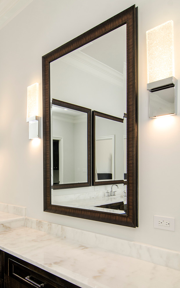 Example of a transitional bathroom design in Dallas