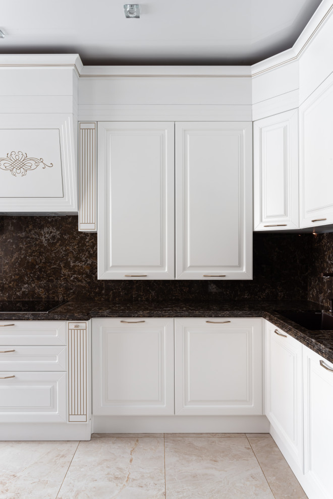 Угловая классическая кухня в КП Загорянка парк