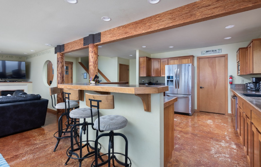 "Beach Me" Lincoln City, OR Short-term Rental Remodel